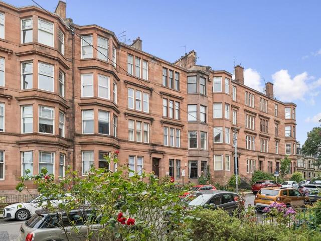 3 bedroom flat for sale