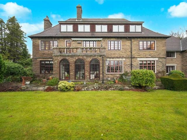 3 bedroom flat for sale