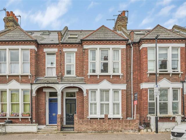 3 bedroom flat for sale
