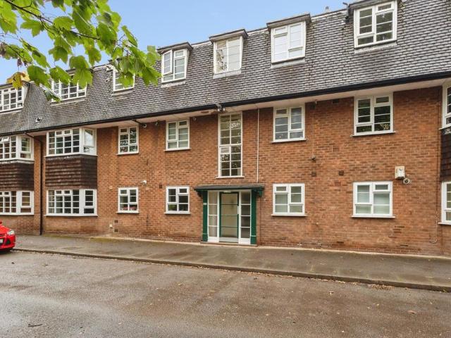 3 bedroom flat for sale