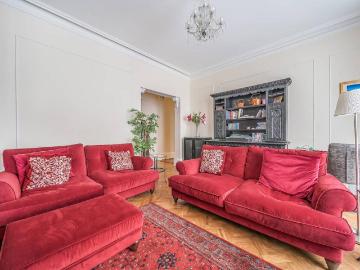 3 bedroom flat for sale