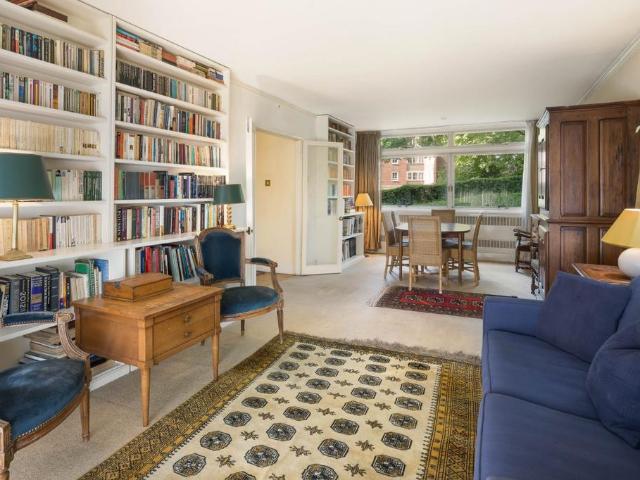 3 bedroom flat for sale
