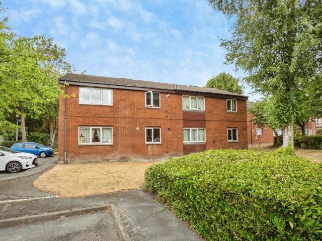 3 bedroom flat for sale