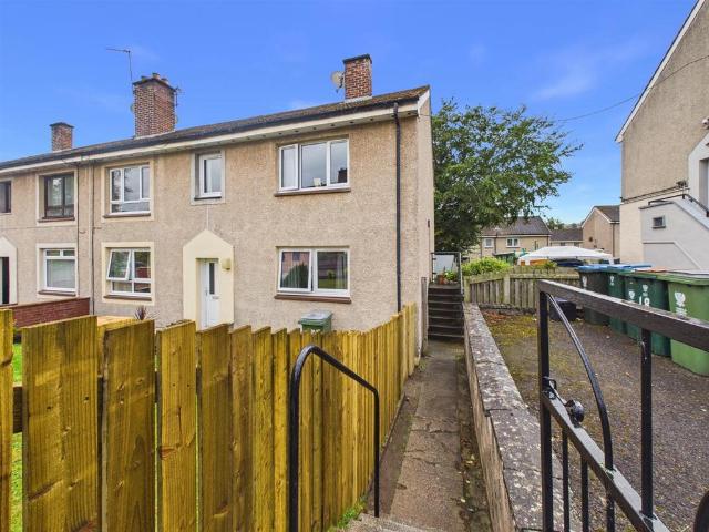 3 bedroom flat for sale