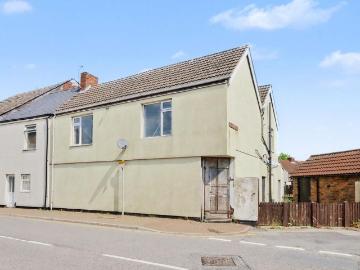 3 bedroom flat for sale