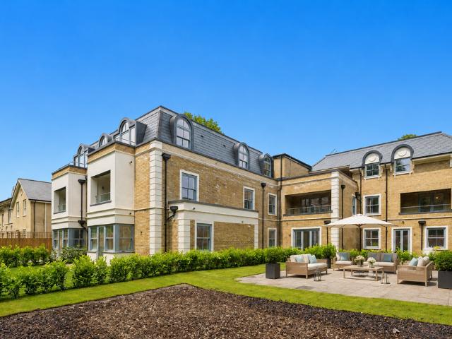 3 bedroom flat for sale