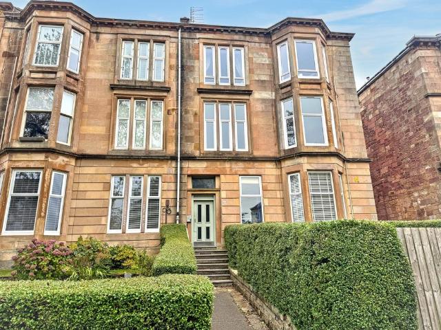 3 bedroom flat for sale