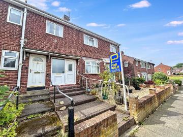 3 bedroom flat for sale