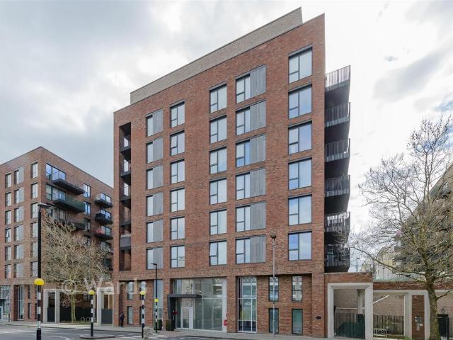 3 bedroom flat for sale