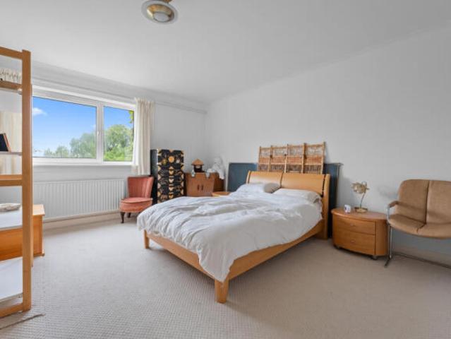 3 bedroom flat for sale in Barcapel Avenue, Newton Mearns, G77