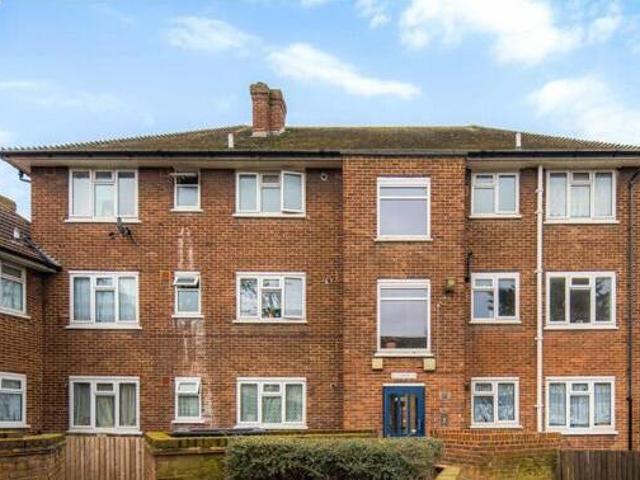 3 Bedroom Flat For Sale In Canning Town, London