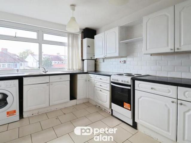 3 bedroom flat for sale in Colchester Avenue, Penylan, Cardiff, CF23