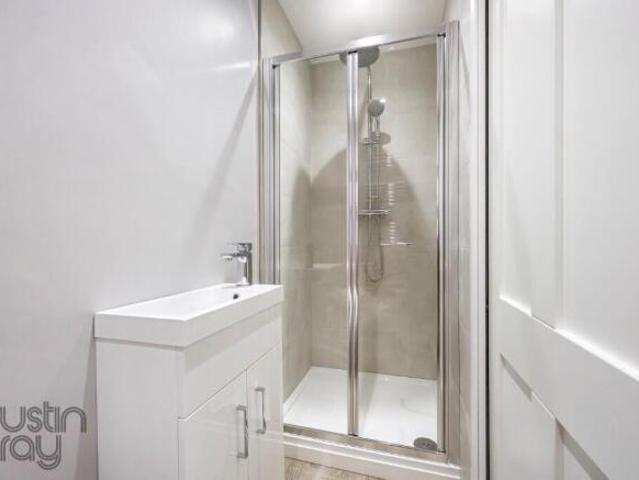 3 bedroom flat for sale in College Terrace, BN2