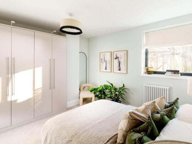 3 bedroom flat for sale in Greenways, Brighton, BN2