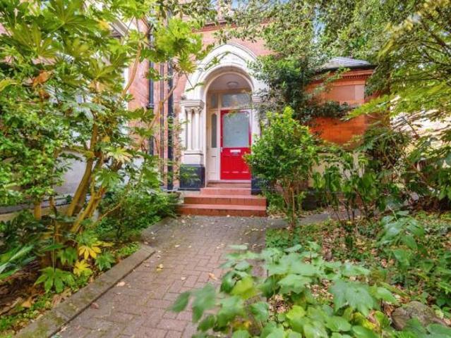 3 bedroom flat for sale in Lucknow Road, Nottingham, NG3