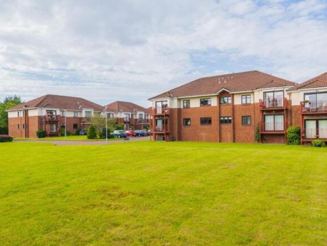 3 bedroom flat for sale in Newton Grove, Newton Mearns, G77