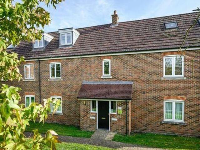 3 Bedroom Flat For Sale In Rickmansworth