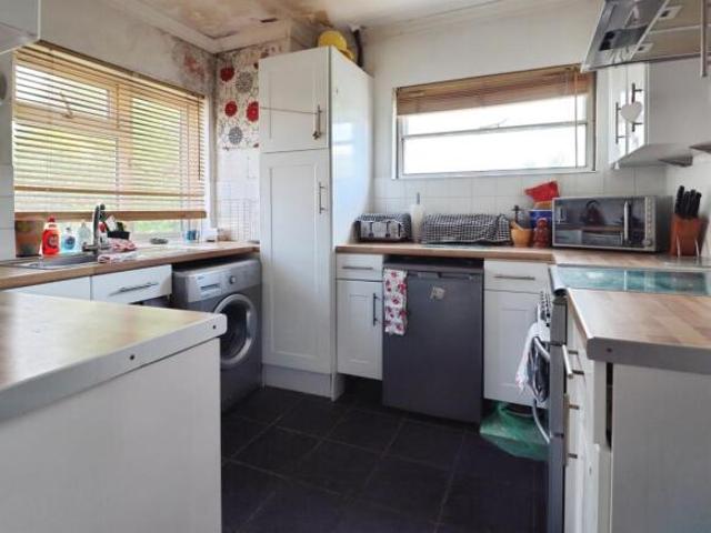 3 bedroom flat for sale in St. Fagans Rise, Cardiff, CF5