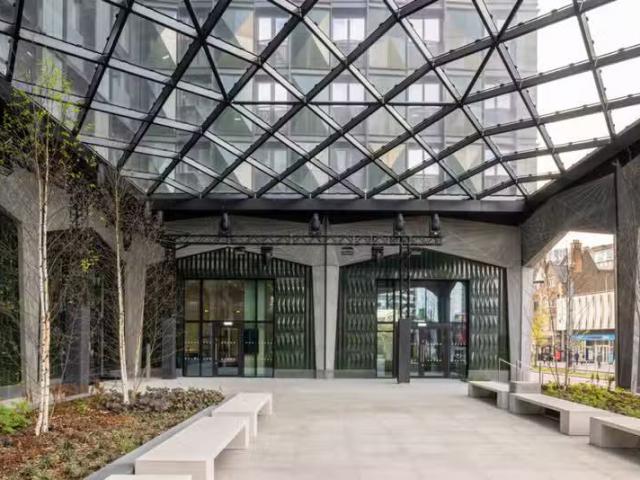3 bedroom flat for rent in Ten Degrees, Croydon, CR0