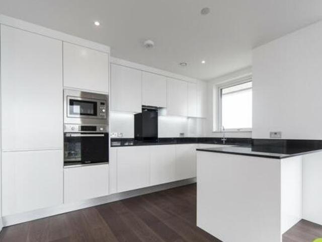3 Bedroom Flat For Rent In Western Gateway, Royal Victoria
