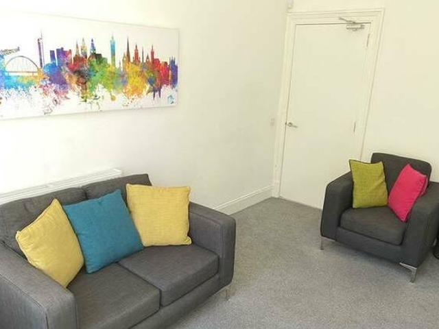 3 bedroom flat for rent in Bank Street West End Glasgow G12