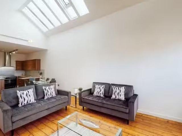 3 bedroom flat for rent in Back Church Lane, London, E1