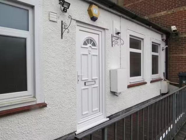 3 bedroom flat for rent in Broad Street, Ottery St. Mary, EX11