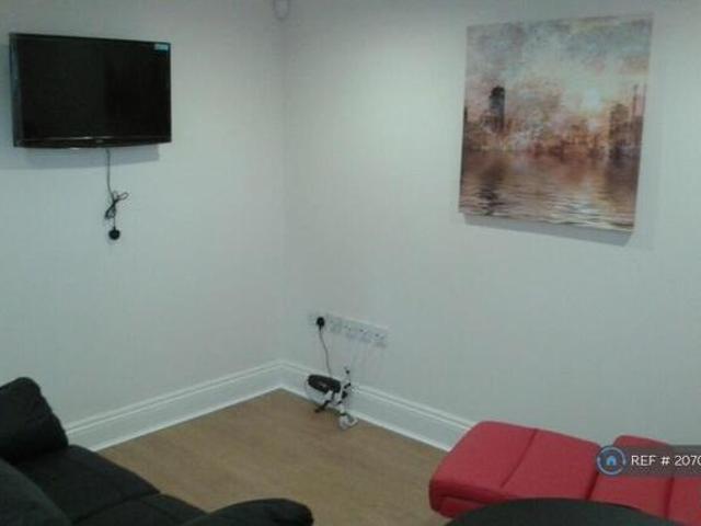 3 Bedroom Flat For Rent In Bradford