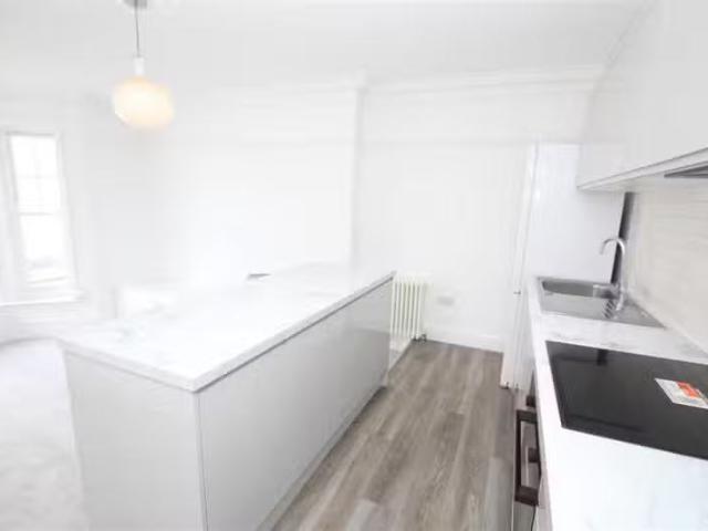3 bedroom flat for rent in Fitzalan Road, Littlehampton, BN17