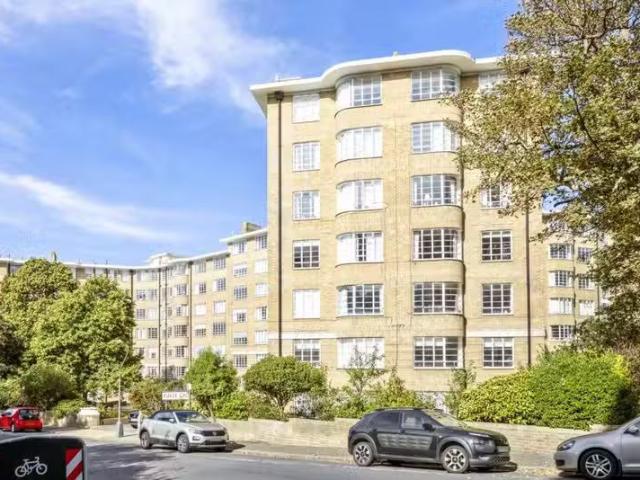 3 bedroom flat for rent in Furze Hill, Hove, East Susinteracti.