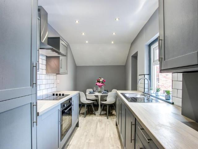3 bedroom flat for rent in Grantham Road, Newcastle Upon Tyne, NE2