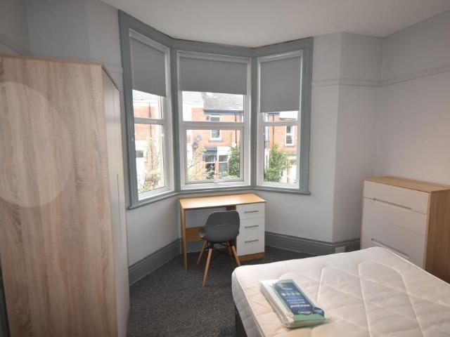 3 bedroom flat for rent in Greystoke Avenue, Newcastle Upon Tyne, NE2