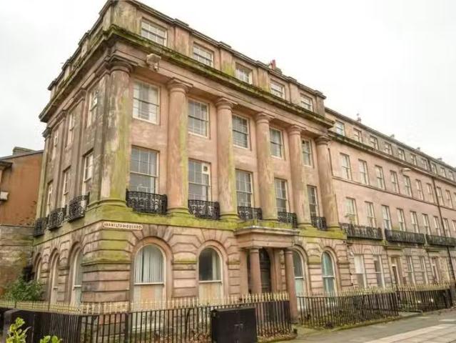 3 bedroom flat for rent in Hamilton Square, Birkenhead, Wirral.