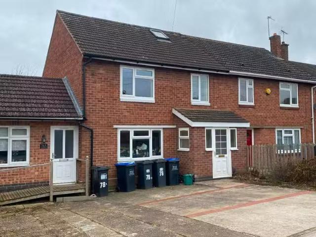3 bedroom flat for rent in Haddon Road, Leamington Spa, Warwic.