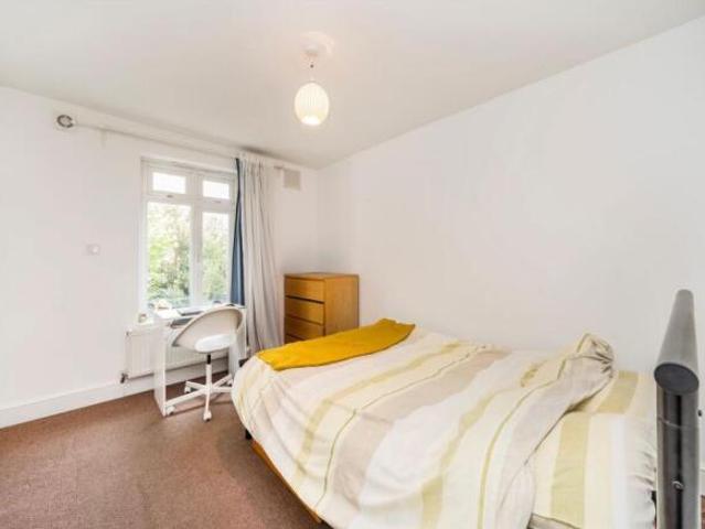 3 bedroom flat for rent in Hazel Road, Kensal Rise, NW10