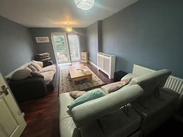 3 bedroom flat for rent in Hewell Road, Barnt Green, B45