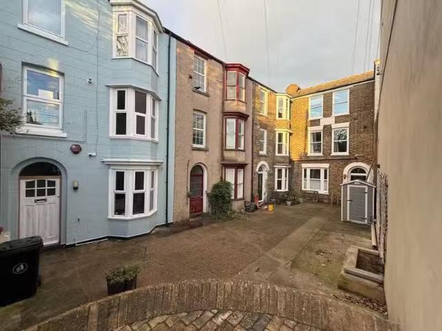 3 bedroom flat for rent in Kent Place, Ramsgate, CT11