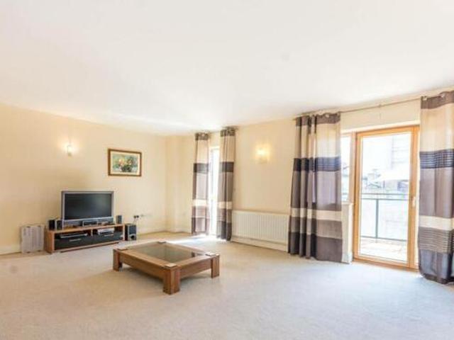 3 Bedroom Flat For Rent In Marylebone, London