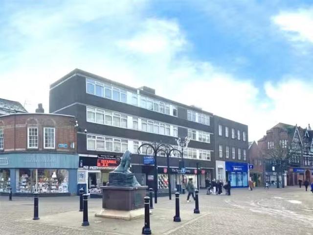 3 bedroom flat for rent in Newdegate Street, Nuneaton, Warwick.