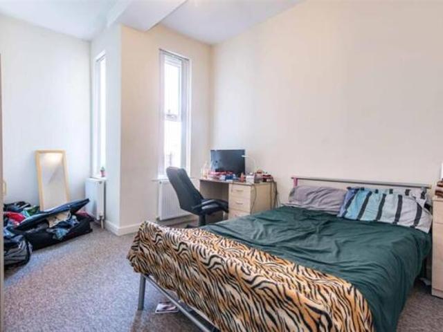 3 bedroom flat for rent in Noel Street, Nottingham, NG7