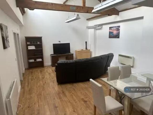 3 bedroom flat for rent in Otley Rd, Bradford, BD3
