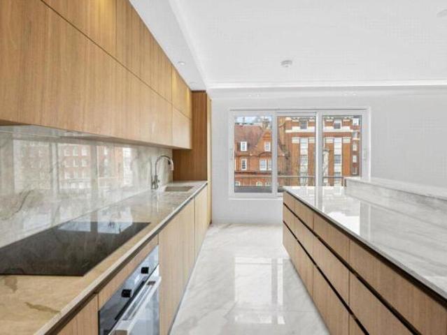 3 bedroom flat for rent in Princes Gate, London, SW7