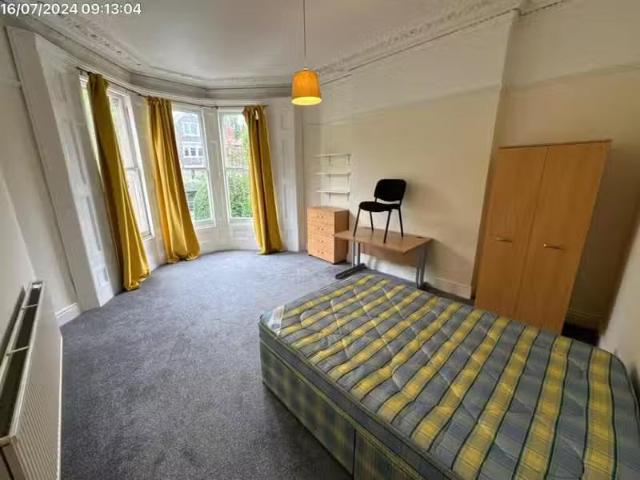 3 bedroom flat for rent in Redland Road, Redland, Bristol, BS6