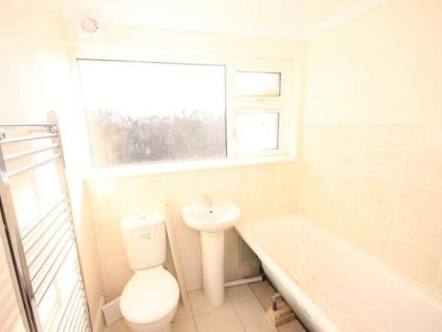 3 bedroom flat for rent in Smeed Close, Murston, Sittingbourne, ME10