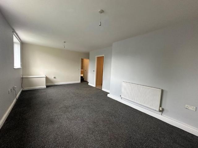 3 Bedroom Flat For Rent in St. Albans Avenue, Ashton Under Lyne