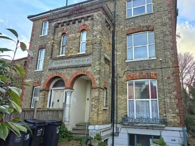 3 bedroom flat for rent in St. Peters Road, Margate, CT9