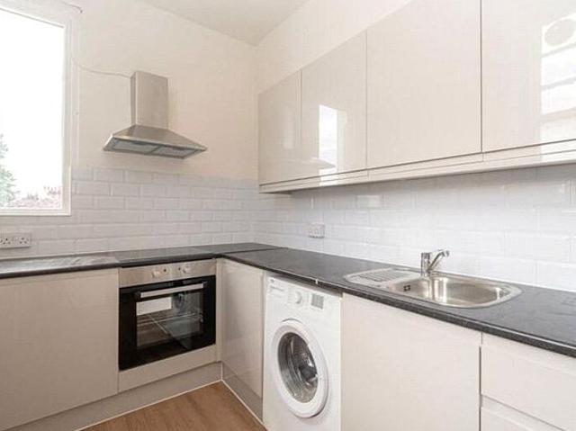 3 bedroom flat in Teddington