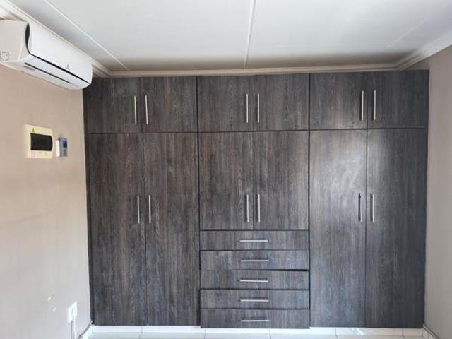 3 Bedroom Flat in Verulam Central