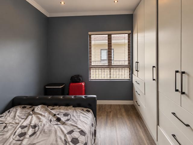 3 Bedroom Flat in Verulam Central