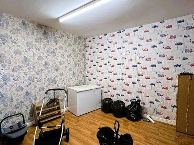 3 bedroom flat in Walsall